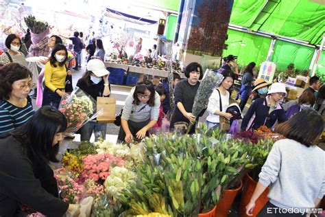 神桌供花種類|過年拜拜用什麼花？準備三牲才有誠意？最佳選擇曝光。